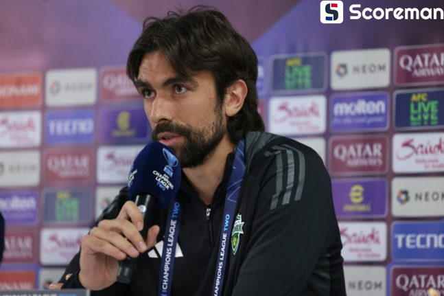 전북 데뷔전 앞둔 ‘EPL 출신’ 포옛 감독 “ACL2 우승 위해 뛰고 있다”